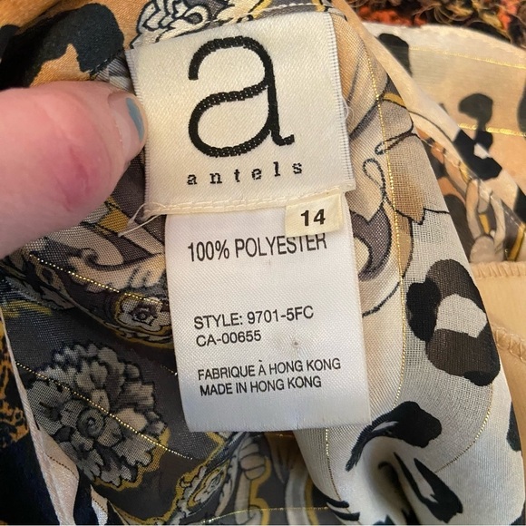 💥5/$25 Antels women’s animal print button up blouse in size 14 - Picture 8 of 9